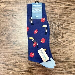 NWT Tommy Bahama Men’s Navy Toucan & Red Hibiscus Crew Socks w/CoolMax Fiber